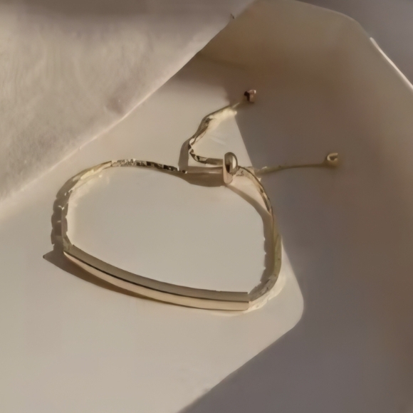 Jewelry - NEW Gold Classic Minimalist Bracelet